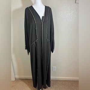 Dubai Elegant Abay with Gold Accents